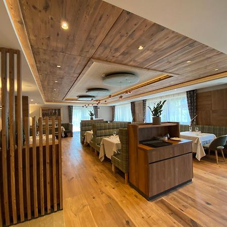 Ciampedie Luxury Alpine Spa Hotel Vigo di Fassa Exteriör bild
