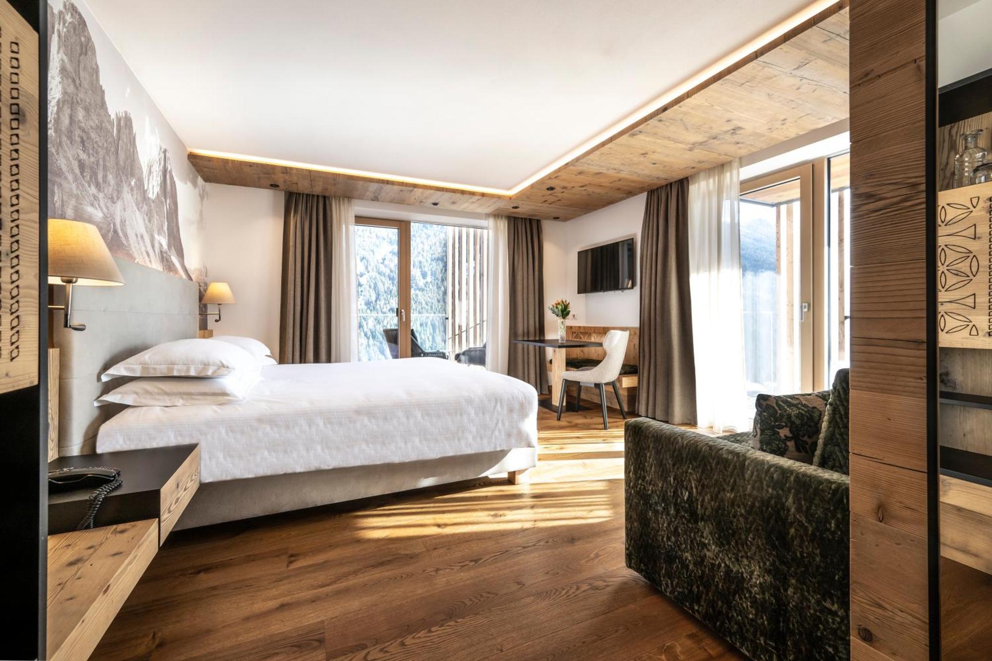 Ciampedie Luxury Alpine Spa Hotel Vigo di Fassa Exteriör bild