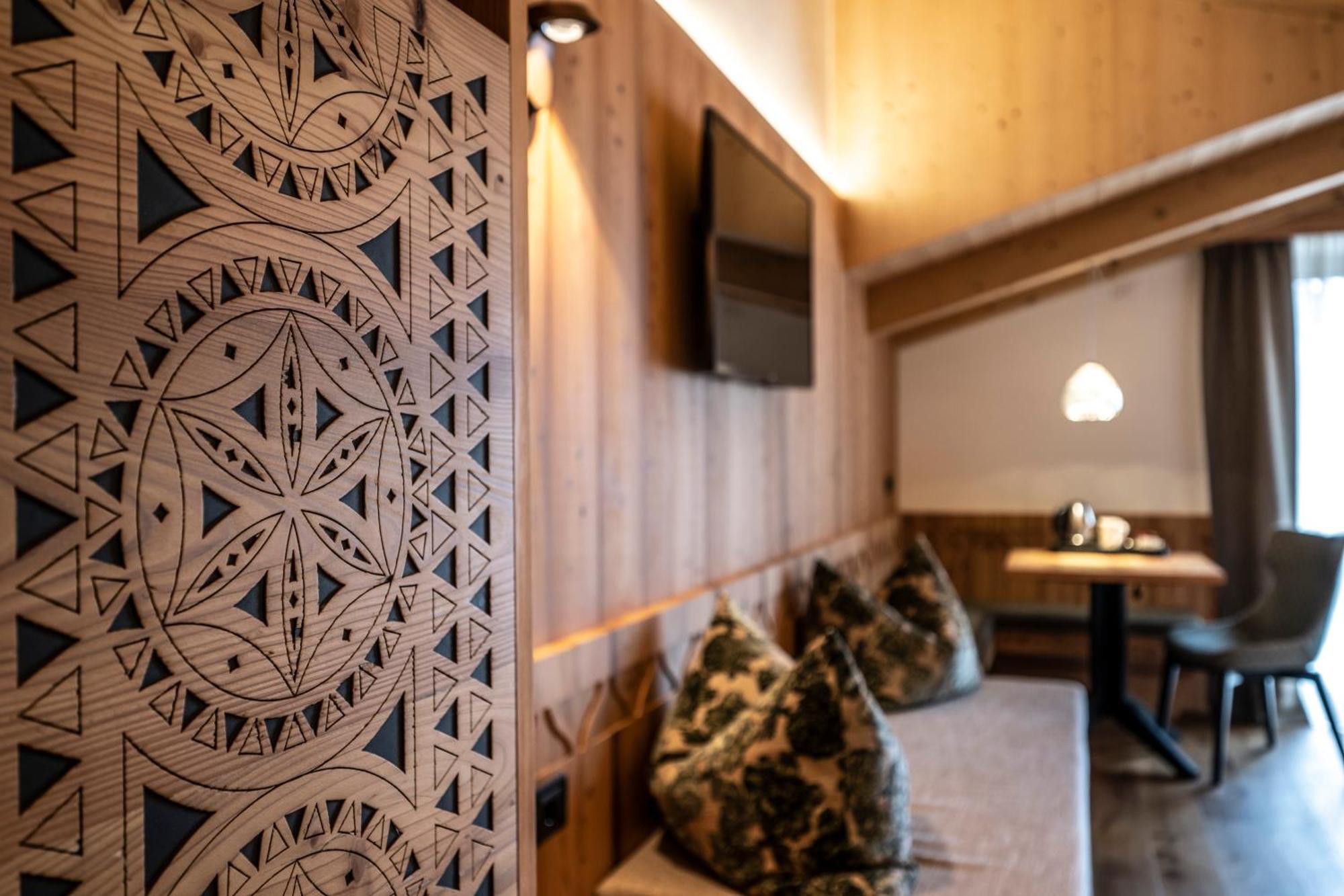 Ciampedie Luxury Alpine Spa Hotel Vigo di Fassa Exteriör bild