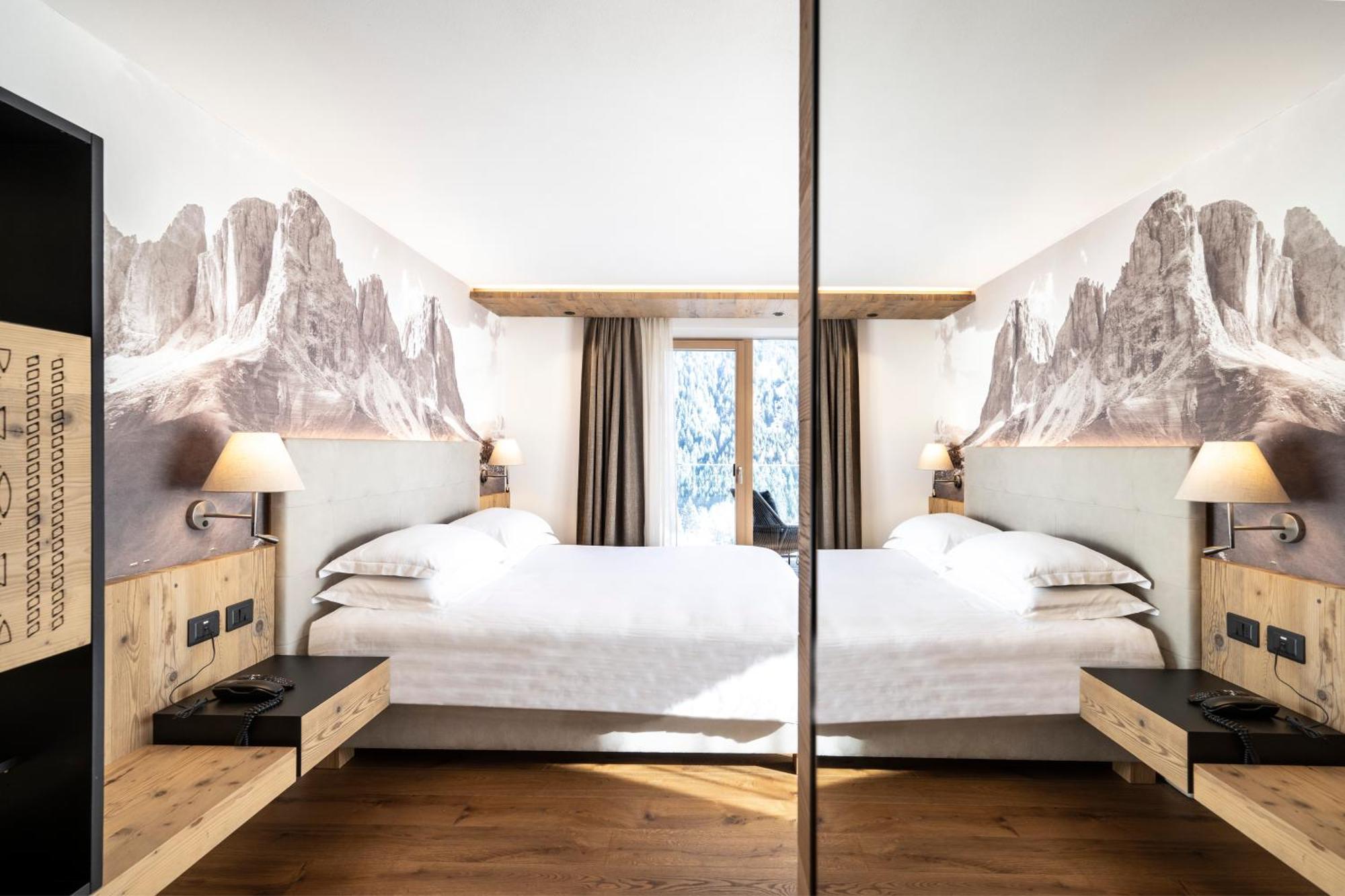 Ciampedie Luxury Alpine Spa Hotel Vigo di Fassa Exteriör bild
