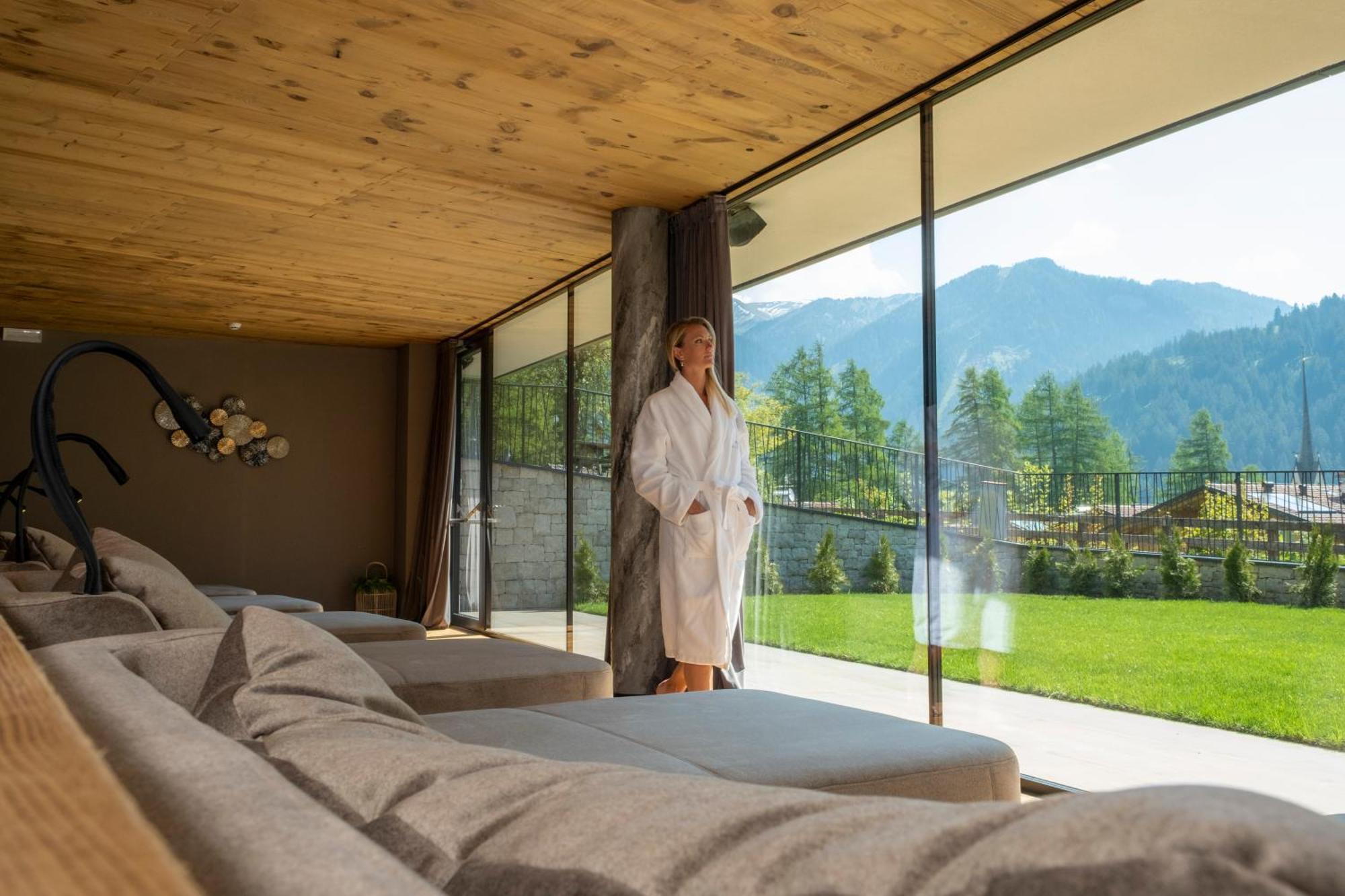 Ciampedie Luxury Alpine Spa Hotel Vigo di Fassa Exteriör bild
