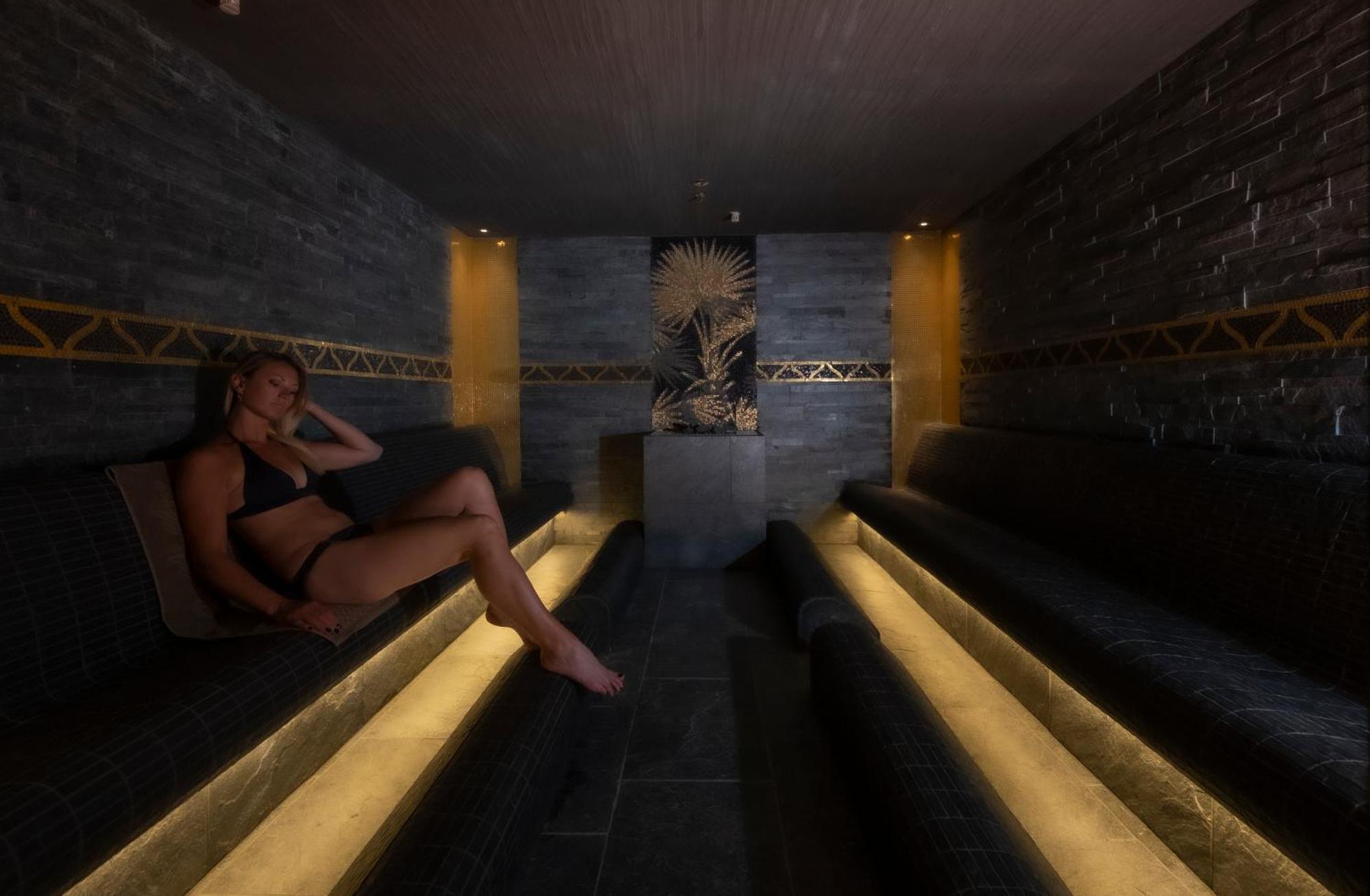 Ciampedie Luxury Alpine Spa Hotel Vigo di Fassa Exteriör bild