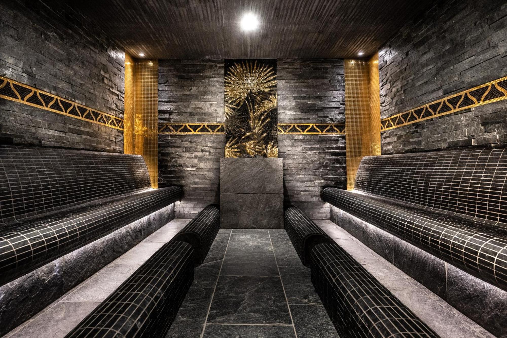 Ciampedie Luxury Alpine Spa Hotel Vigo di Fassa Exteriör bild
